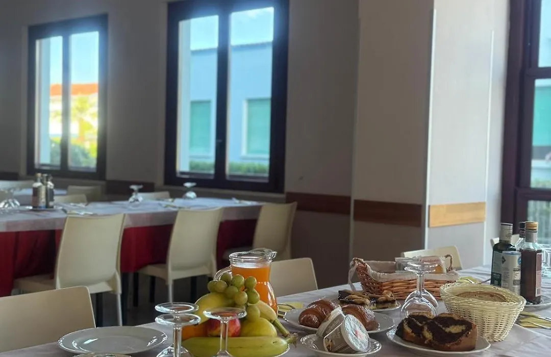 Hotel Spiaggia Villa Paola-1